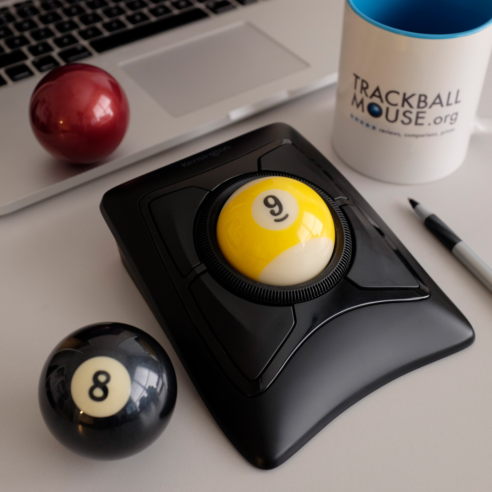 Kensington Expert Wireless pool 9-ball trackball 2